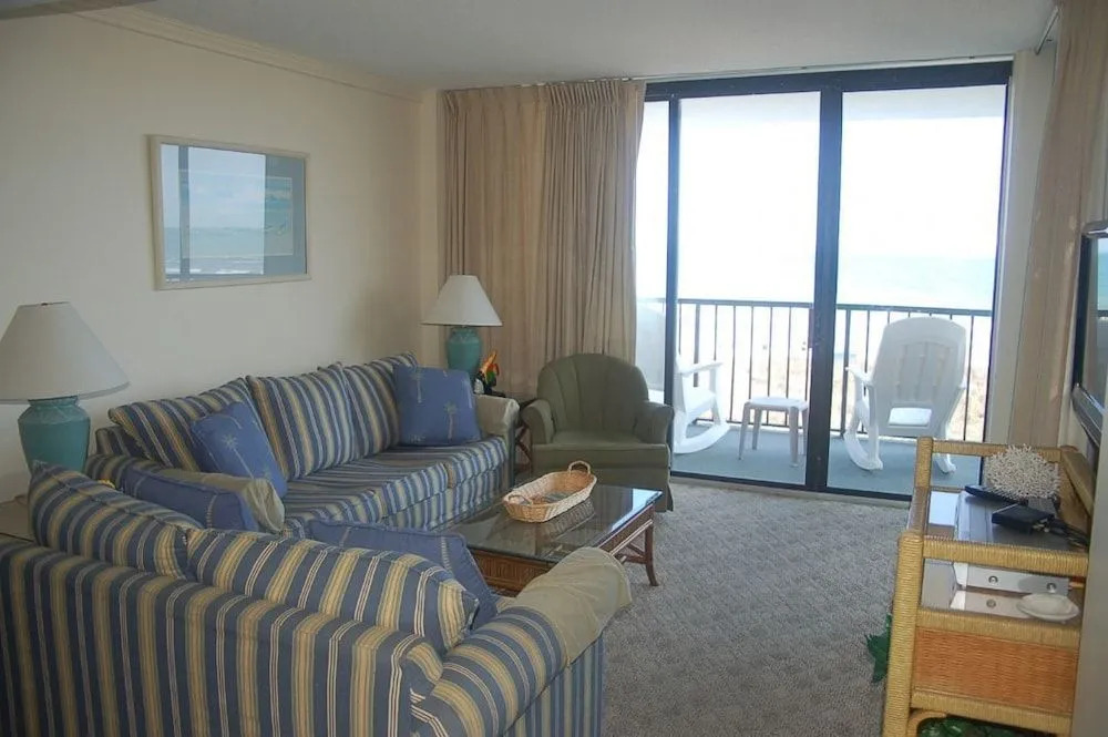 1037-2-G Crescent Sands at CB - 3 Br Condo