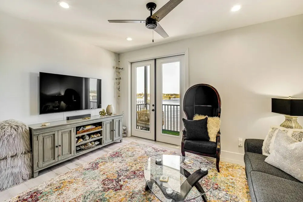 3 Mi to Gulfport Beaches: Waterfront 'casa Pesce'