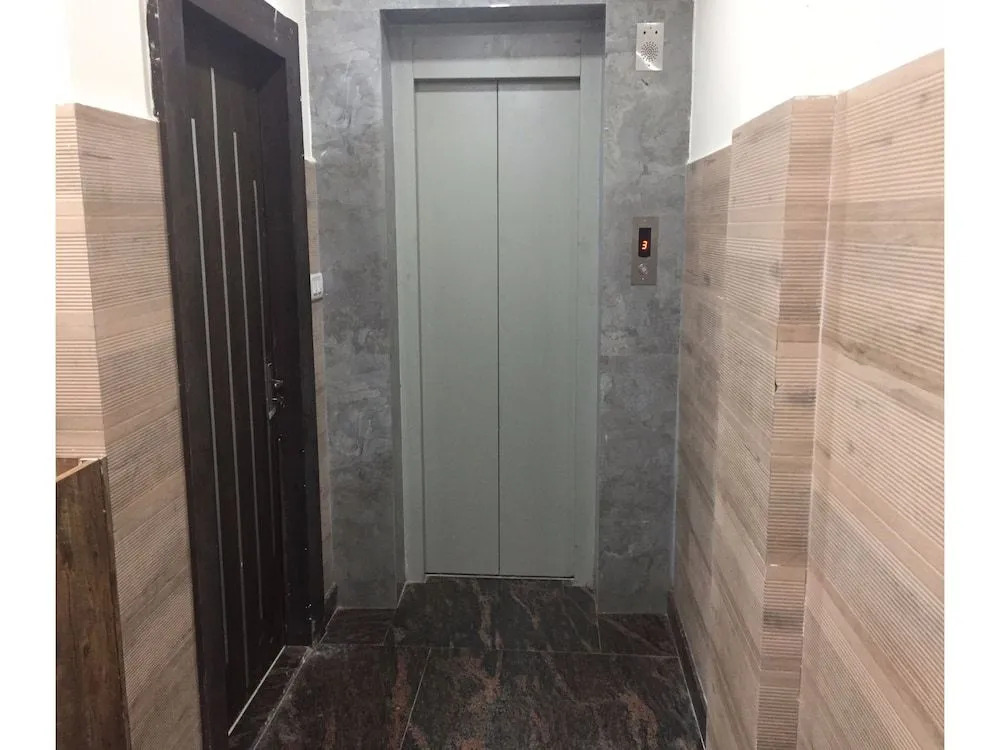 Oyo 17006 Hotel Girnar