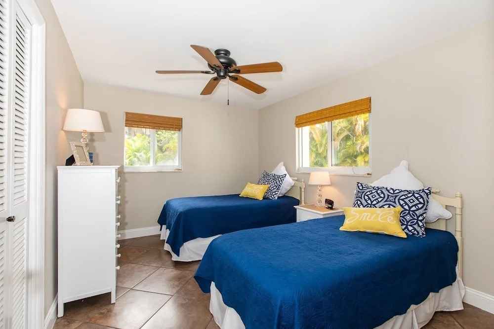 Salty Dog - Dog Friendly Home On Sanibel! 3 Bedroom Home