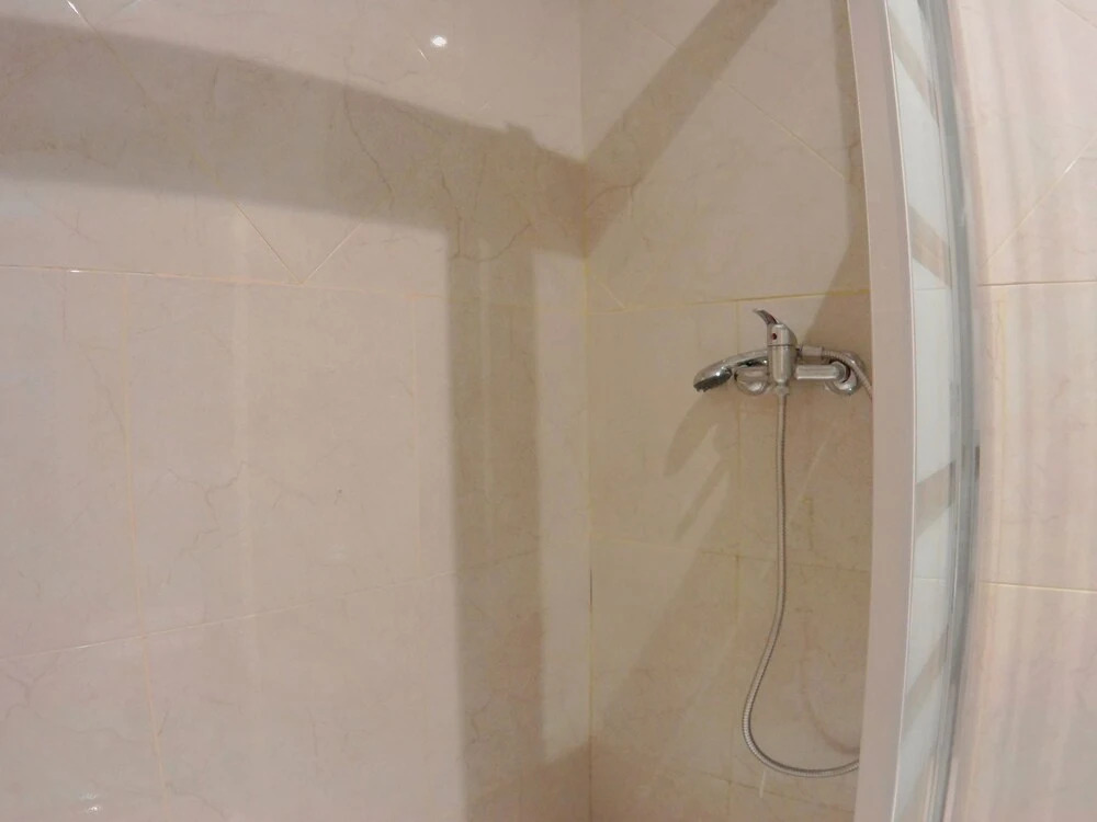 Apartamento interior de 2 Habitaciones cercano al parque Olof Palme AP3