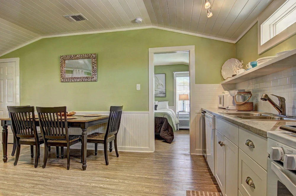 Hurricane Harbour Ss523h 2 Bedrooms 2 Bathrooms Cottage
