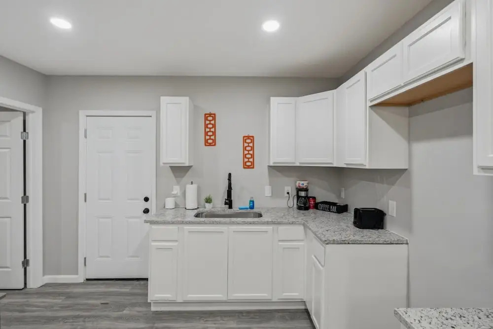 Spacious 3BR Retreat Near Downtown River Walk