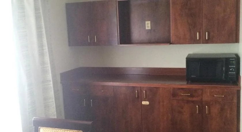 Foxwood Inn and Suites