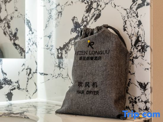Licheng Langyu Hotel (Kashgar Administrative Service Center Xiao Yalang Wetland Park Branch)
