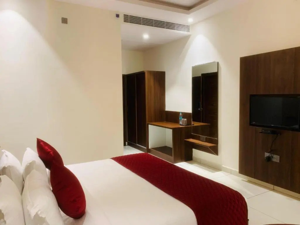 Rajathadri Royal Inn