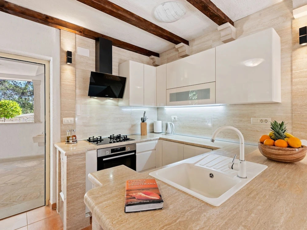 Beautiful Villa in Selca with Private Swimming Pool