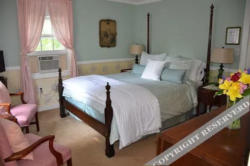 Thornewood Inn