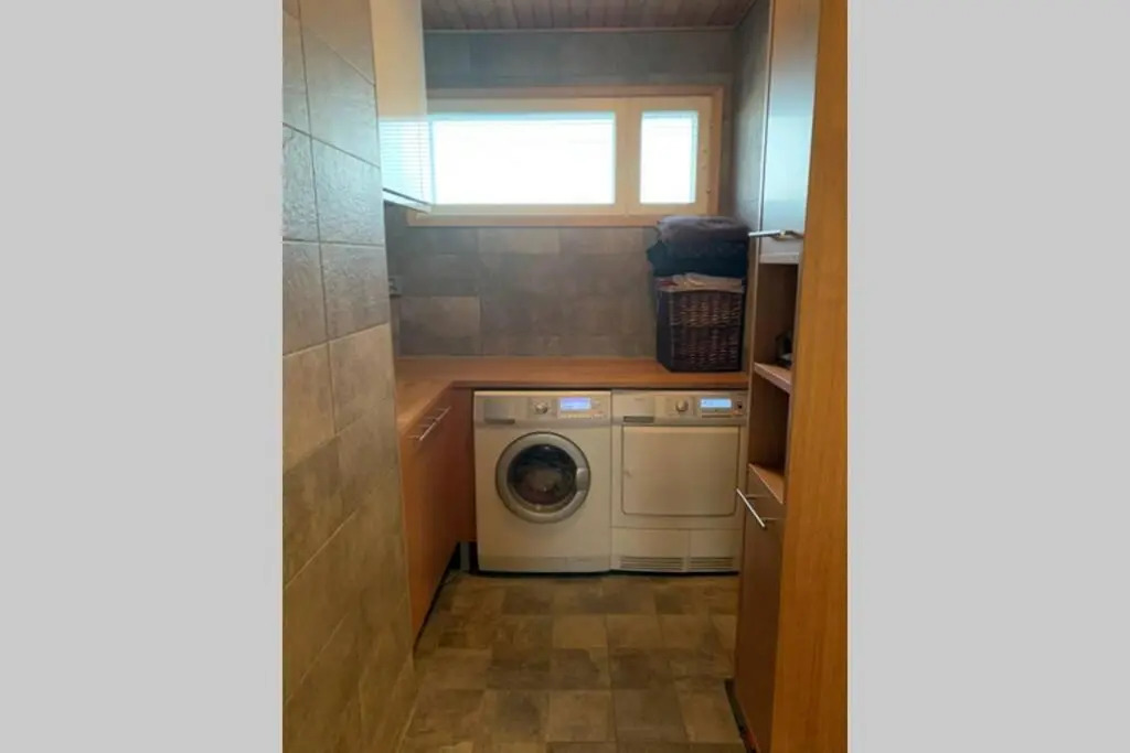 DOWNTOWN PENTHOUSE-SPA,sauna,3BR,seaview,free park