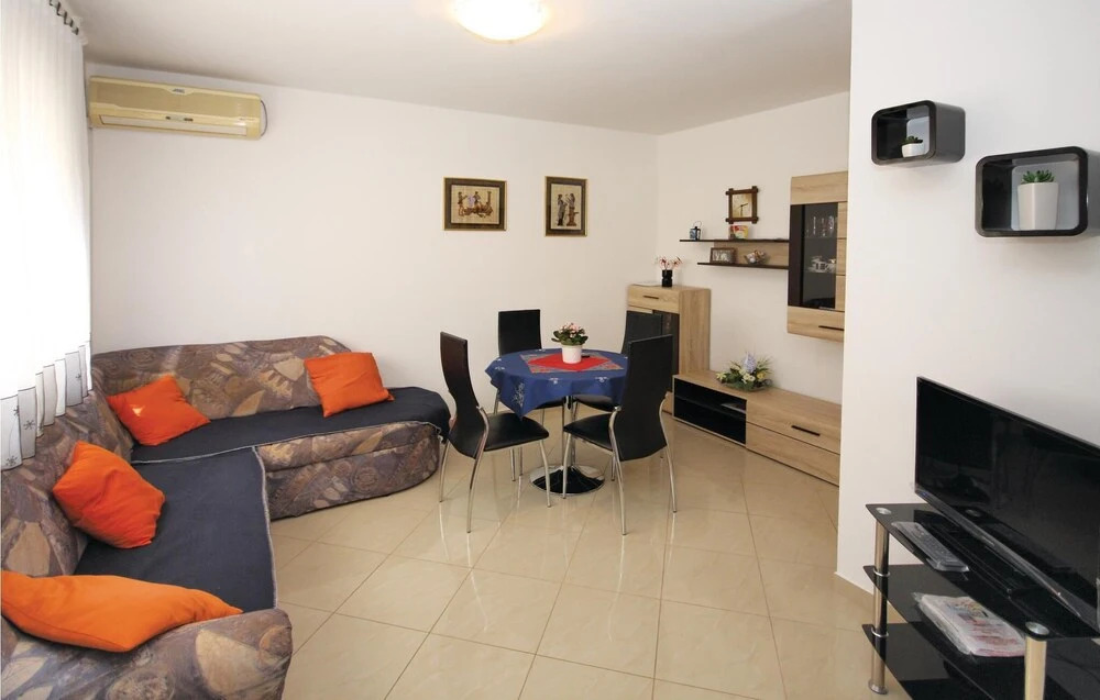 Amazing Home in Pula With Wifi and 2 Bedrooms