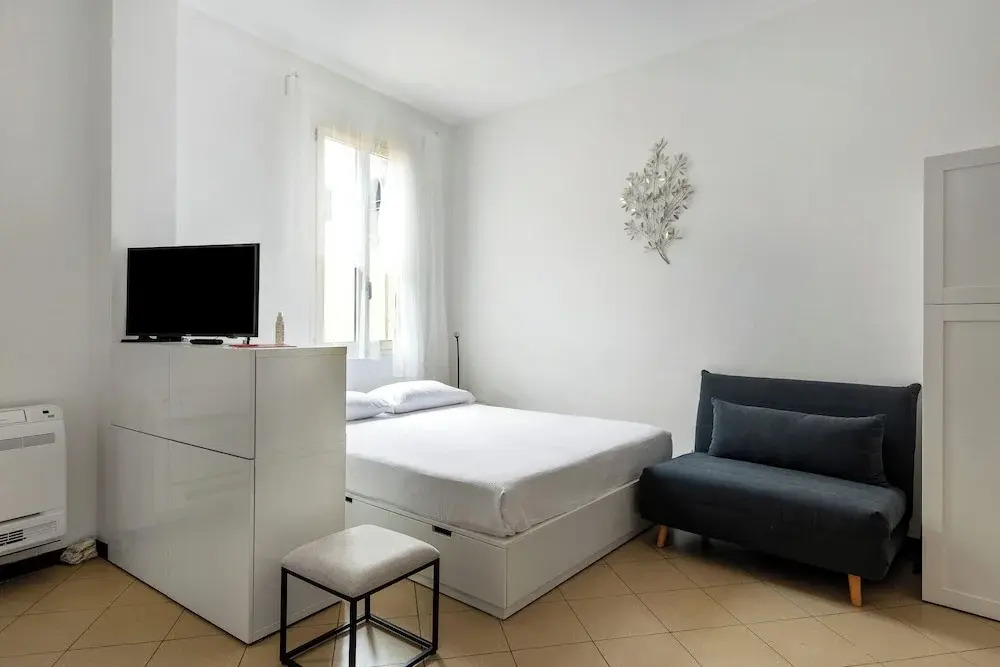 White Leaves Studio by Wonderful Italy