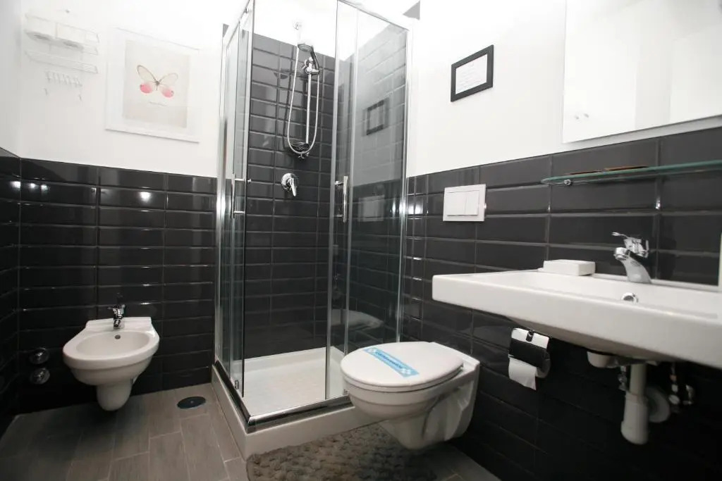B&B Home 77