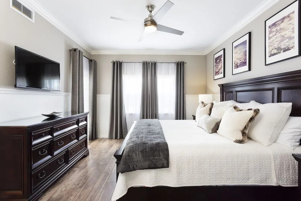 Stunning - All New Decor Nov 2015 - 3 Br condo by RedAwning
