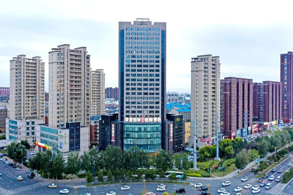 Echeng Hotel (Changchun Yiqi, West High-speed Railway Station)