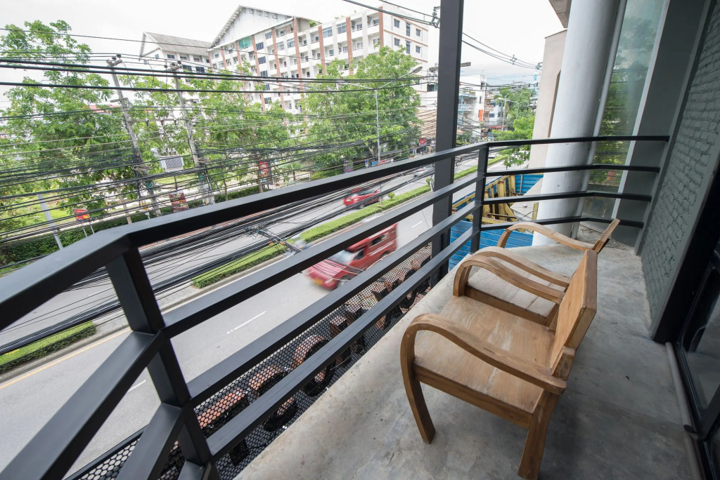 Box Hostel N Cafe