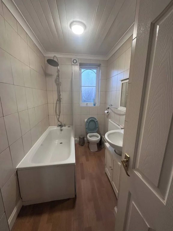 Spacious 3-bed Home at the Heart of Sheffield S2