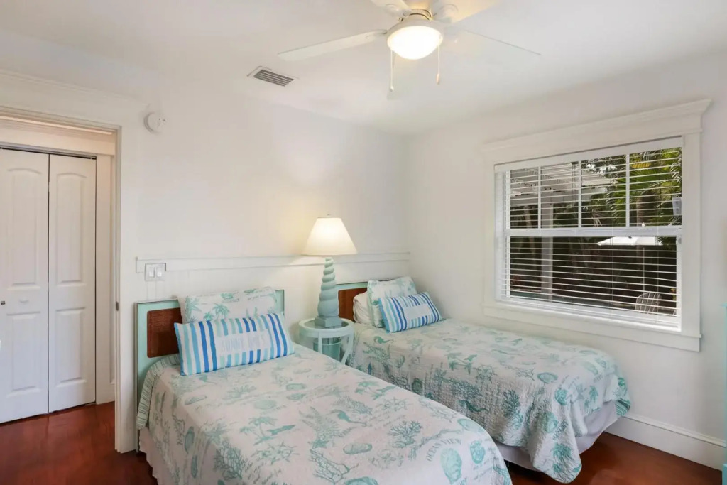Bean Point Beach Cottage - 709 N Bay