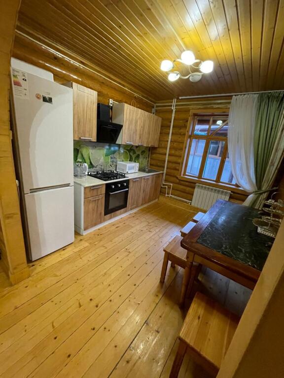 Коттедж с бассейном у моря