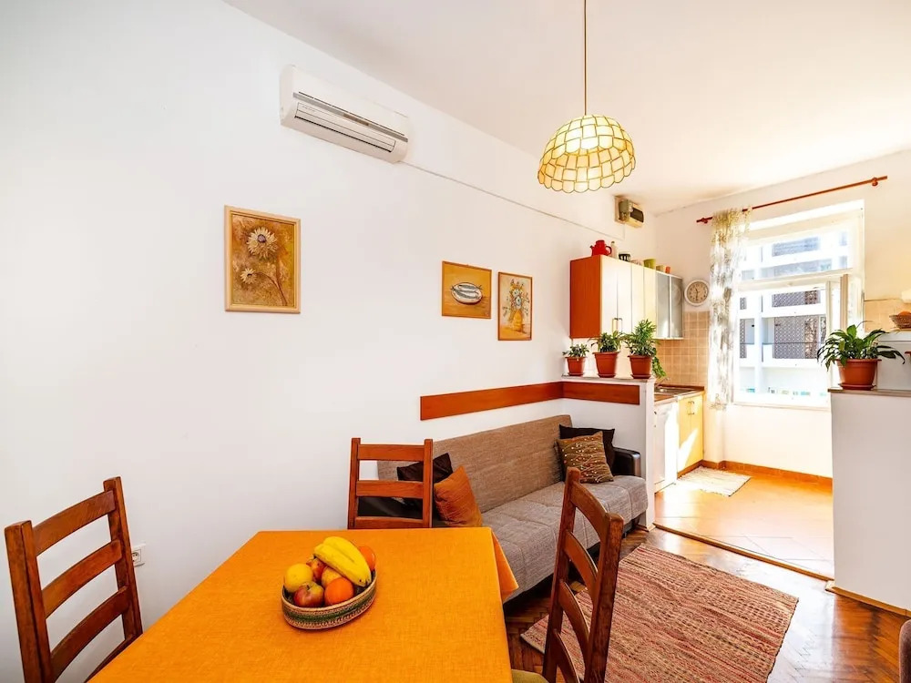 Charming First Floor Apartment With Great Sea View, Near the Beautiful Beach