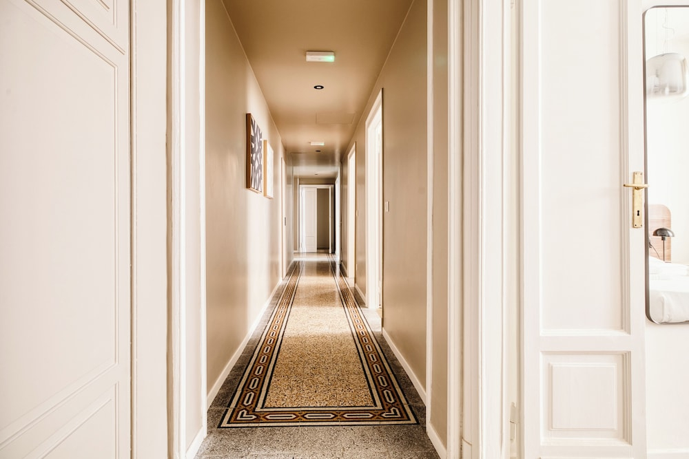 Elegant Flats near Guastalla Gardens