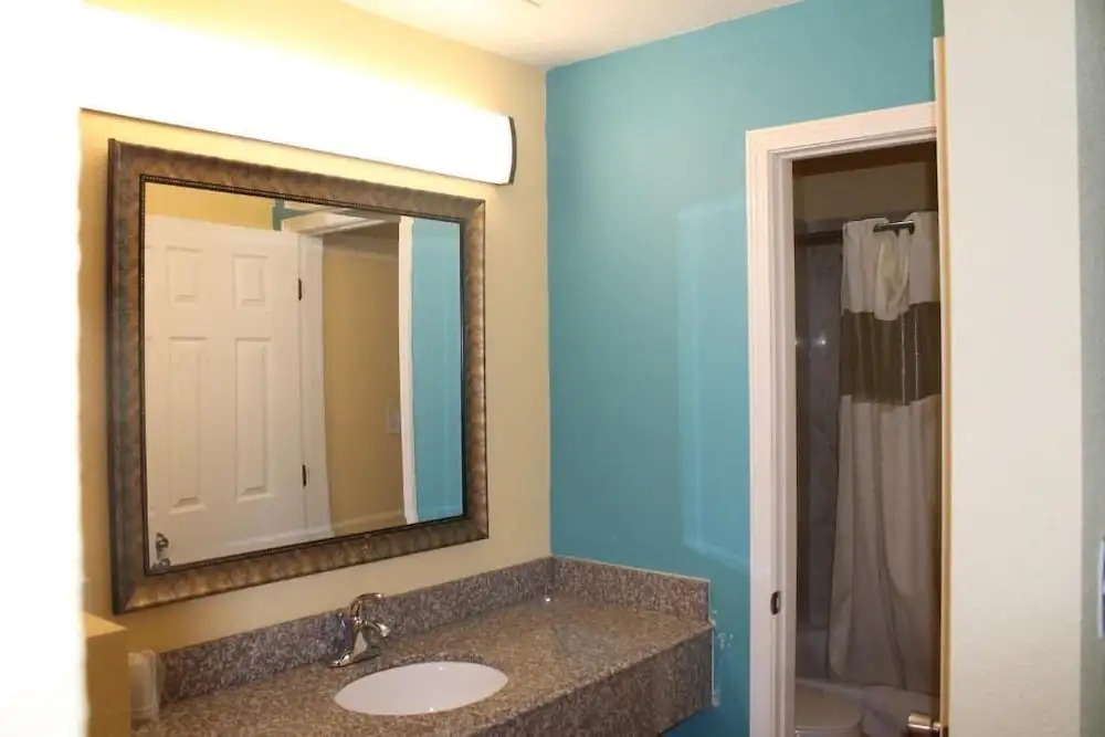 Economy Inn Express