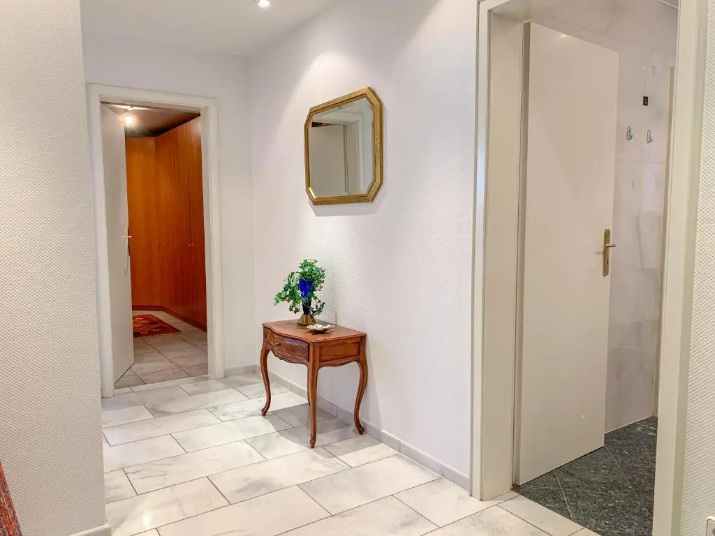 Tolstov Aparments - 1 und 2 Zimmer Wohnungen - 20 Min Messe DUS