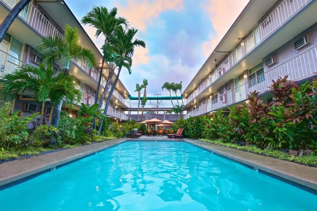 Pacific Marina Inn Airport