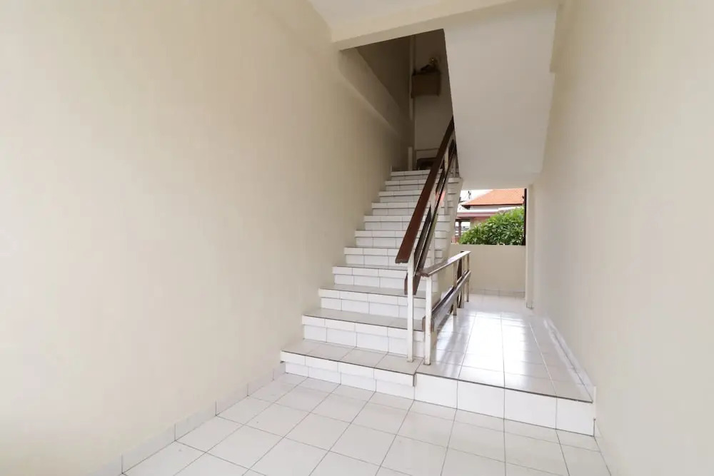 SPOT ON 2426 Hotel Aget Jaya Ii