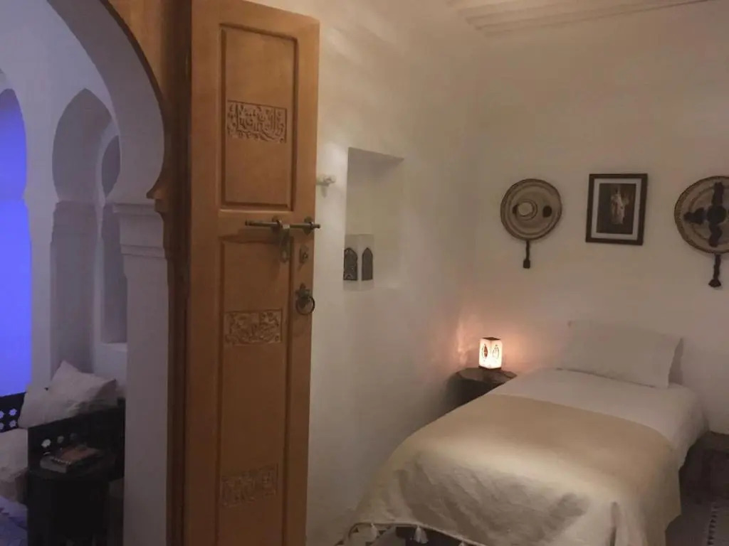 Dar 23