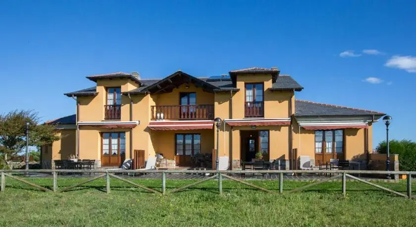 Apartamentos Rurales Los Pontigos