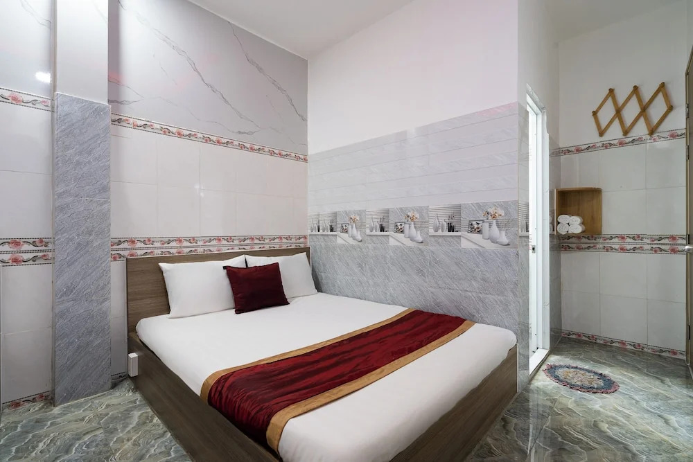 Collection O District 12 - Mau Tim Hotel
