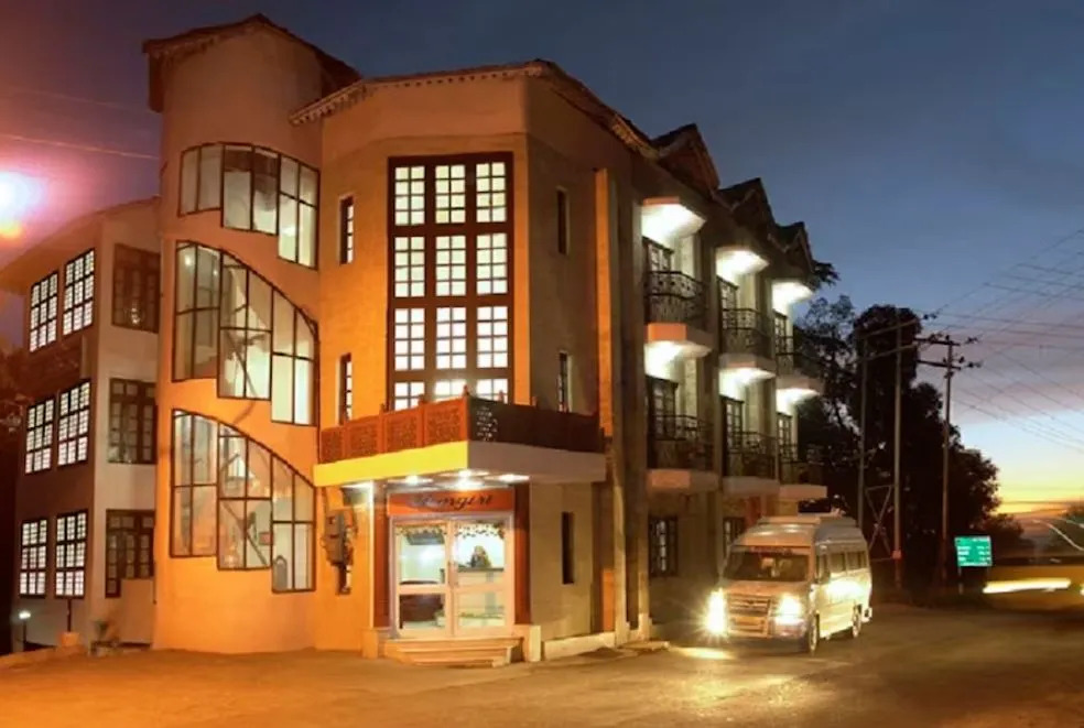 Hotel Himgiri