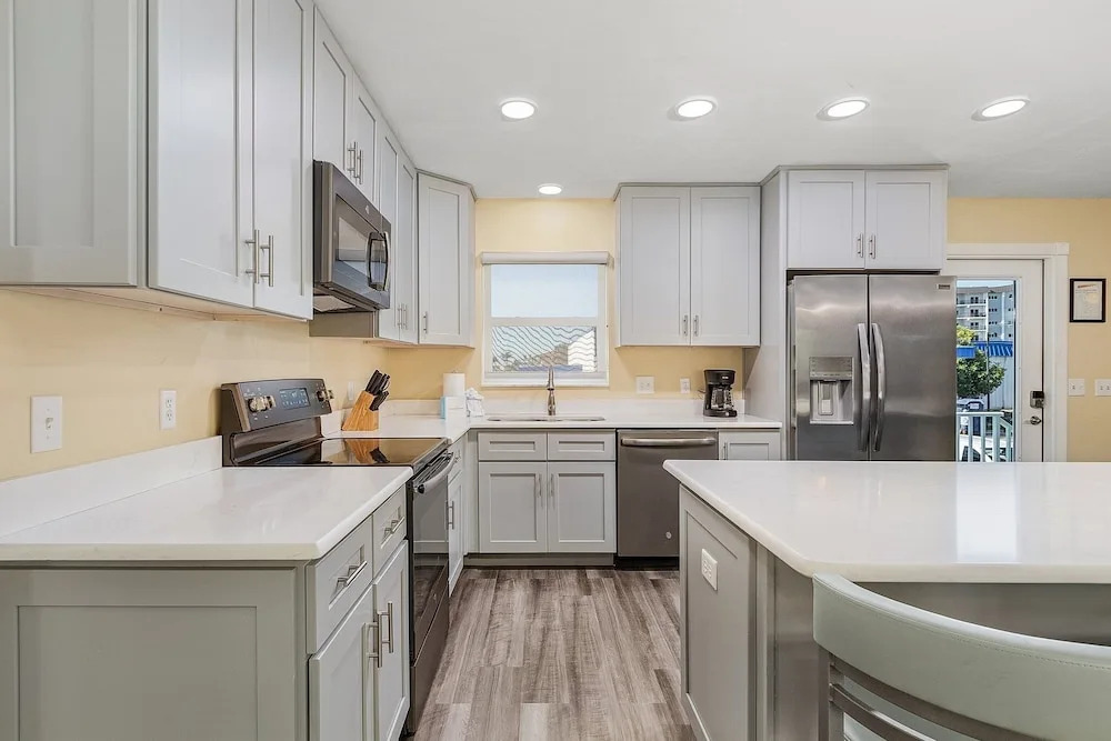 Amber Jack - 210 Ostego Dr 3 Bedroom Home by RedAwning
