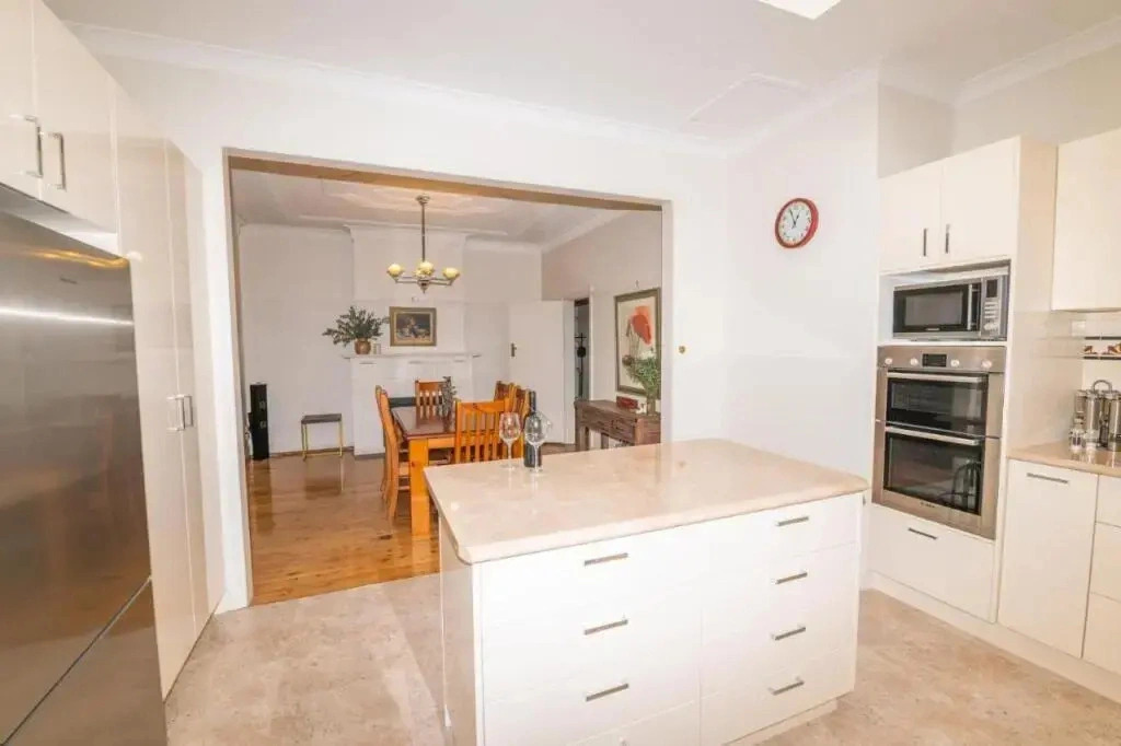 Hillside Cottage │ Comfy, Spacious, Walk to CBD & Stannies