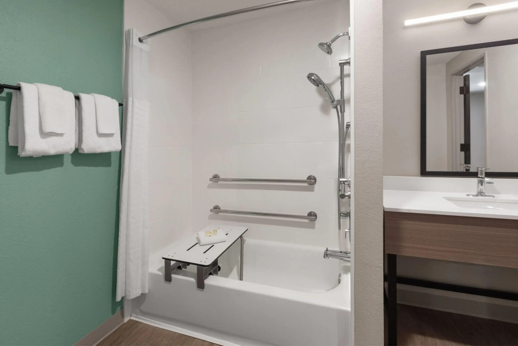 ECHO Suites Extended Stay by Wyndham Houston Katy West