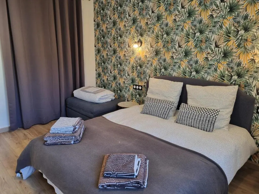 Appartement à la campagne avec piscine