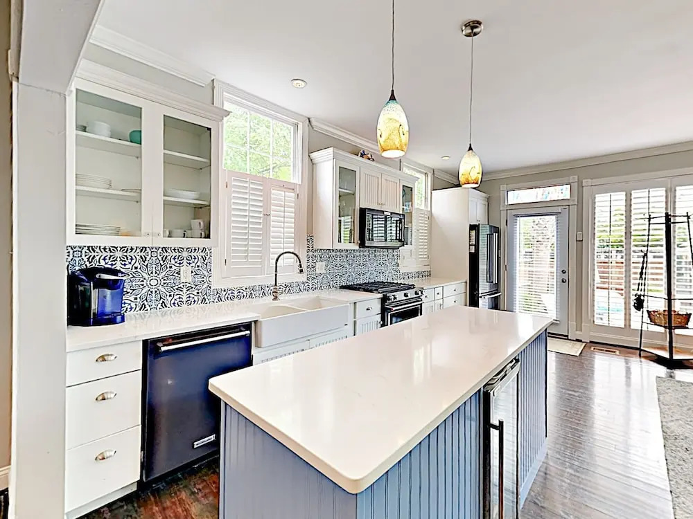 Classic Charmer W/ Luxe Interior - Amazing Locale! 2 Bedroom Home