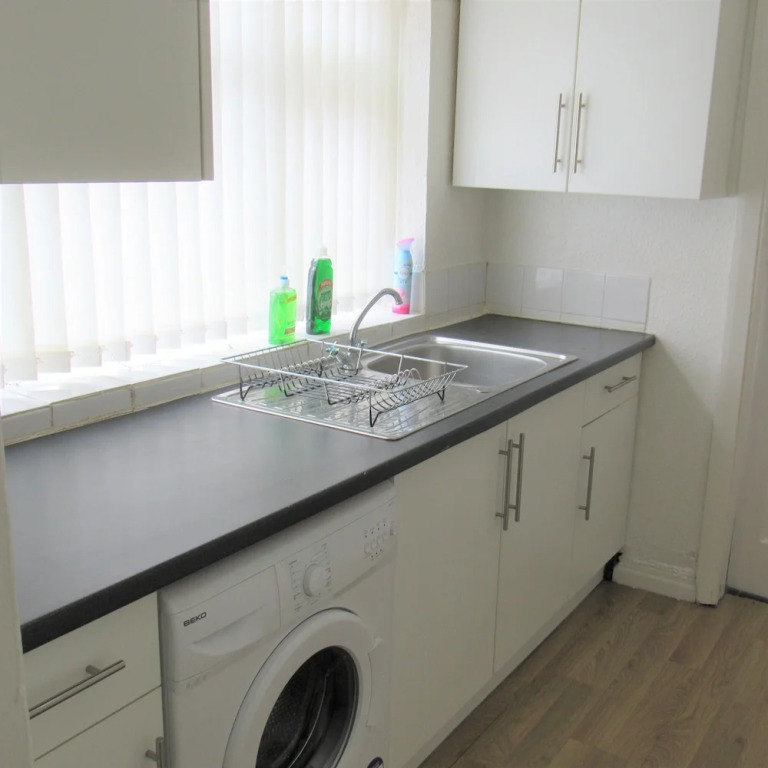 Spacious Flat Fenham