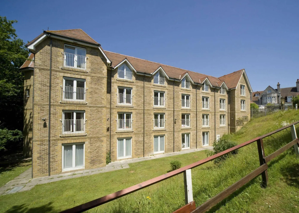 The Caledonian Island Hotel