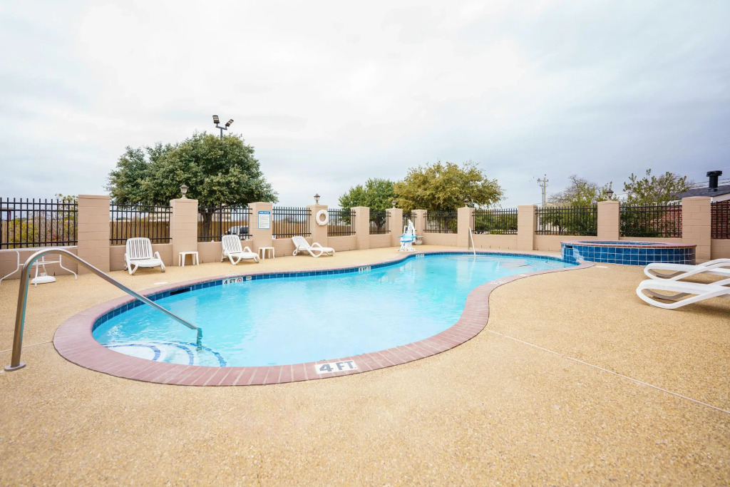 Comfort Suites University Drive