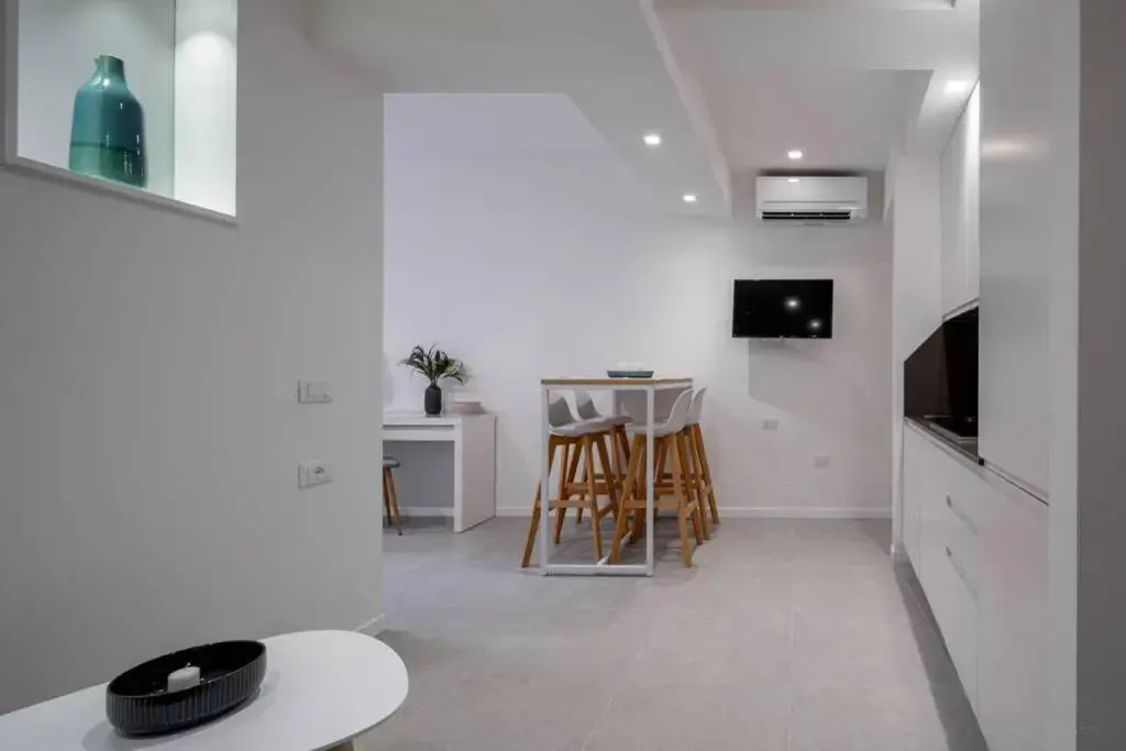 Ormesini Courtyard Apartment