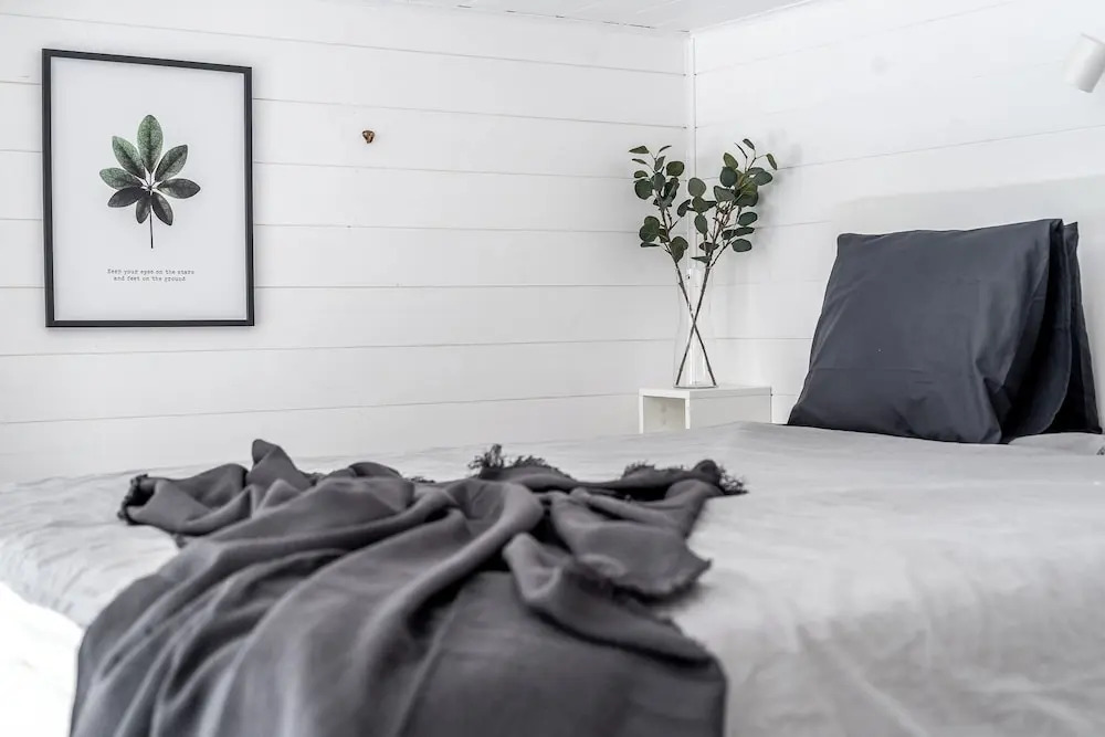 Waterfront Cabins Studio Apartments