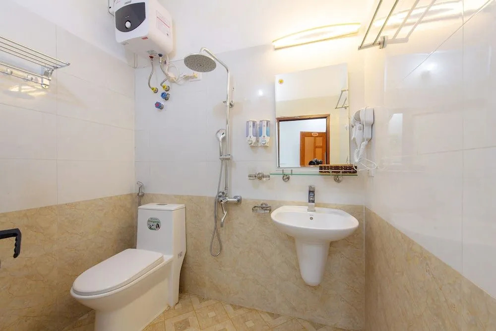 Oyo 383 Luxury Airport Hotel & SPA