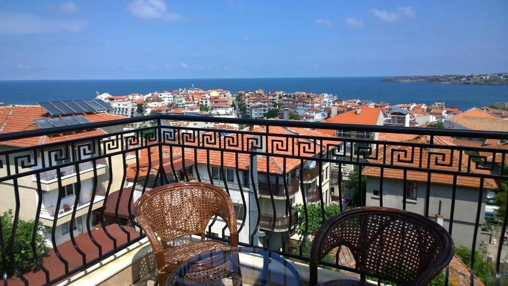 Elinor Guest House