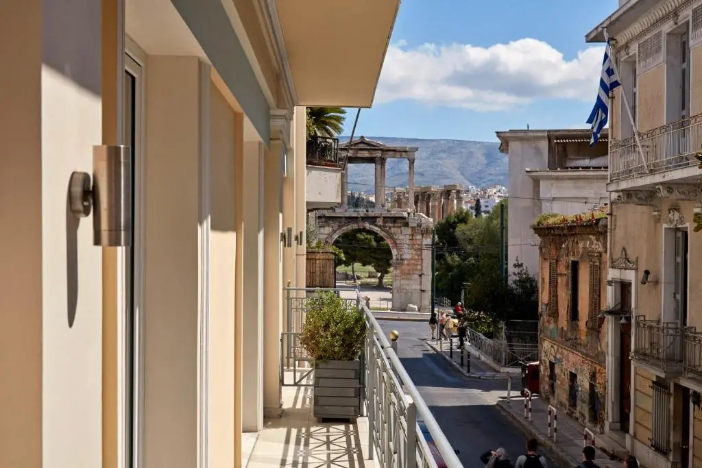 Ava Hotel and Suites