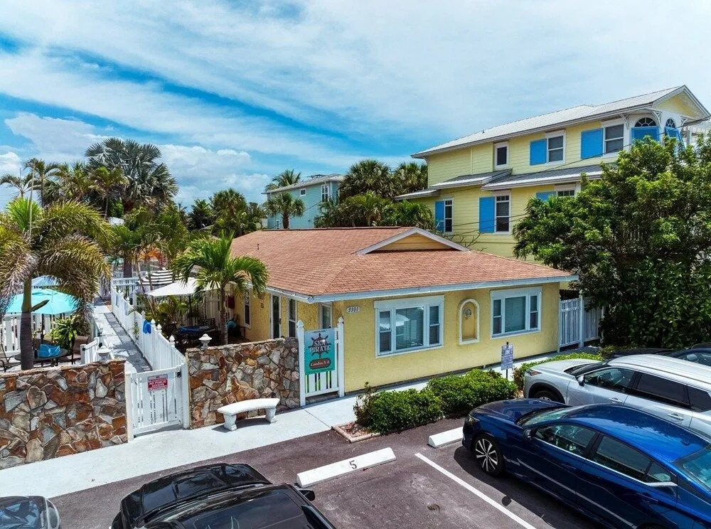 Sea Pirate 5 2 Bedroom Home by RedAwning