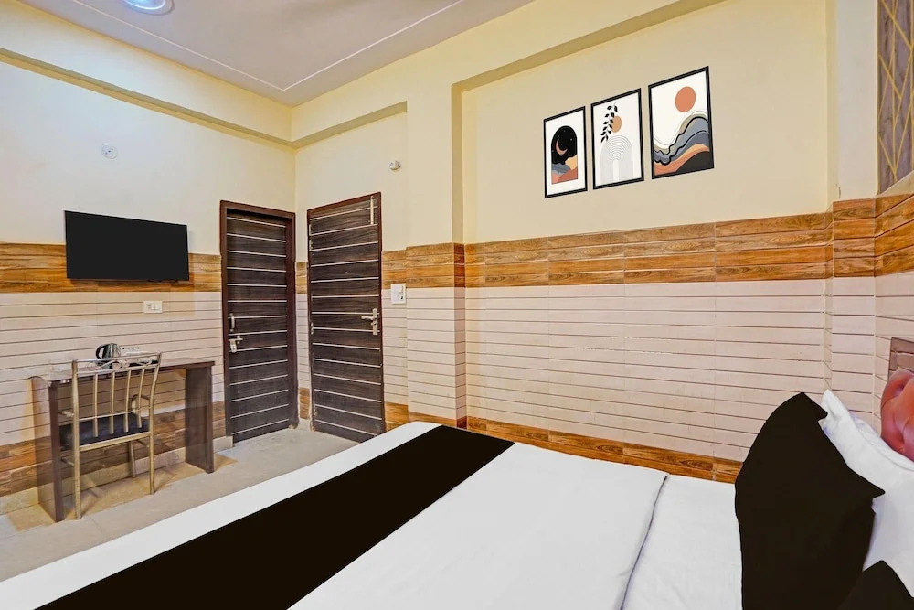 Hotel O Noida Sector 63