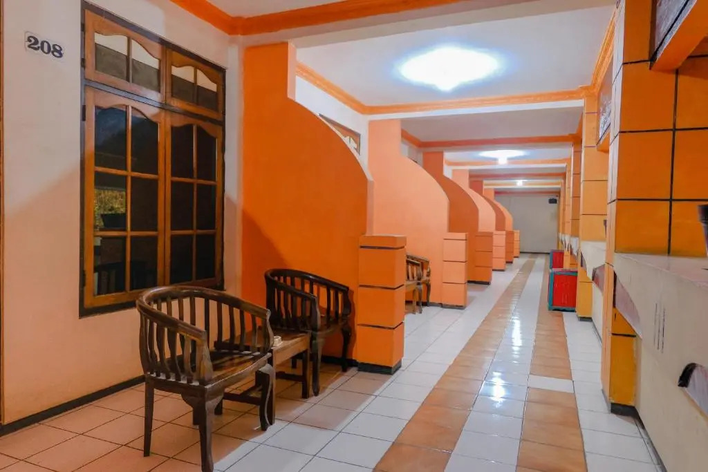Hotel Dewi near GOR Merdeka Jombang Mitra RedDoorz