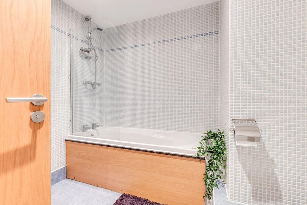 Entire Penthouse, Free Parking, Centre City View, 2 Bed 2 Bath