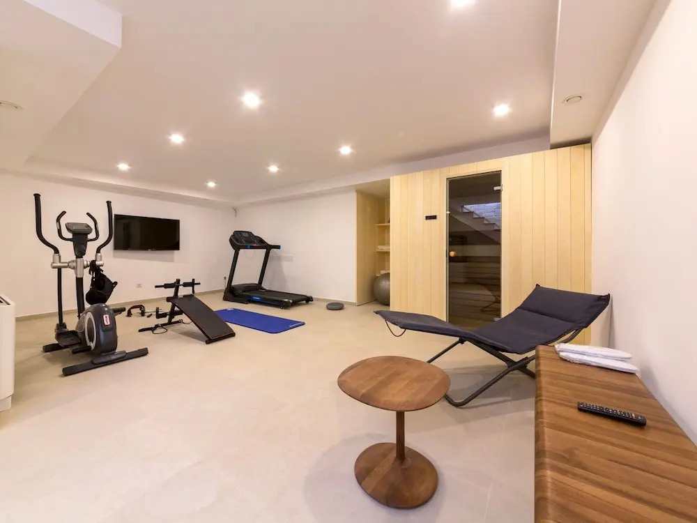Luxurious Villa in Porec With Jacuzzi
